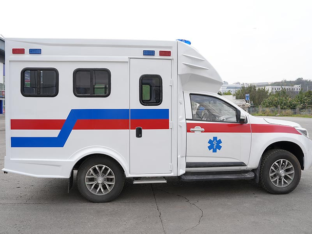 Ambulancia de monitoreo de recogida 4x4